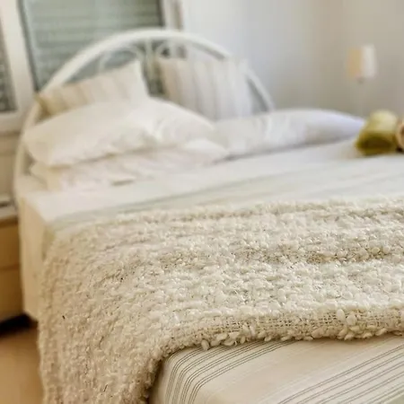 Apartament Sea Front Penthouse Lapitos